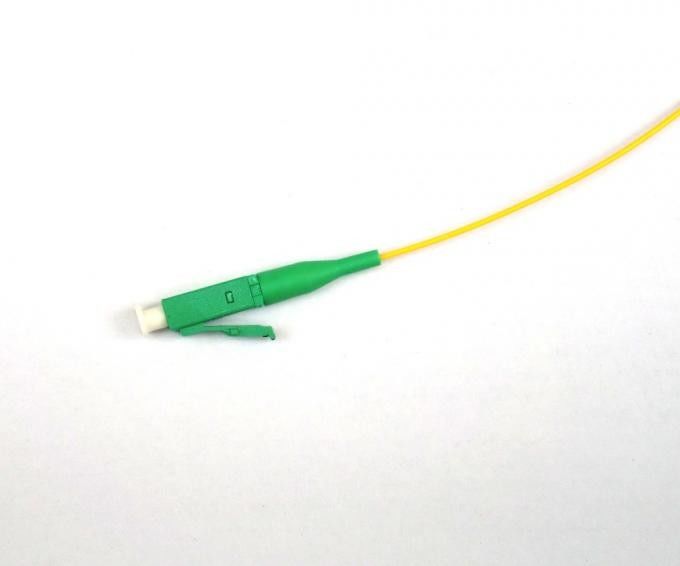 G.652D LC APC فیبر نوری Pigtail، 2 میلیمتر فیبر نوری پچ بند نزولی ضعیف