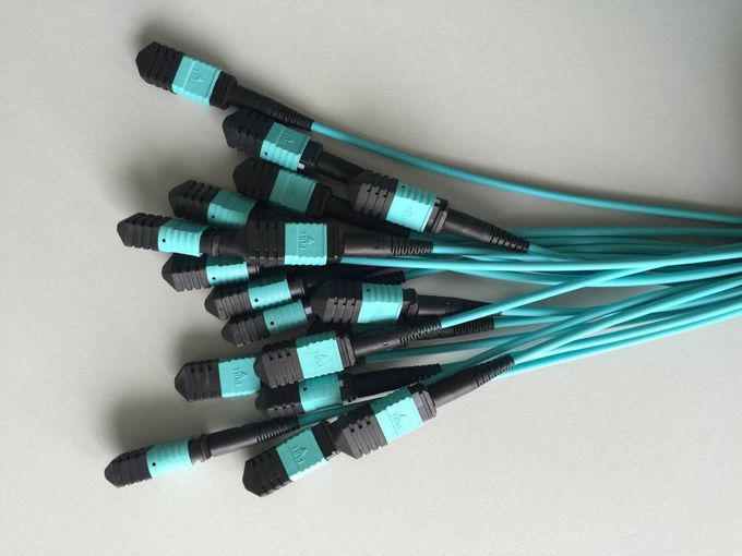 FC به MPO Patch Cord تک حالت اسپلتتر کم Insertion از دست دادن آبی رنگ